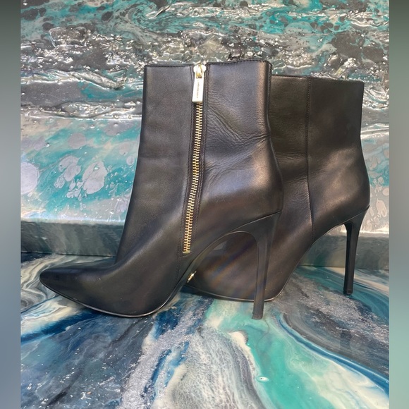 Michael Kors Ankle high black heels! - Picture 2 of 4